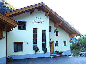 Apart Claudia